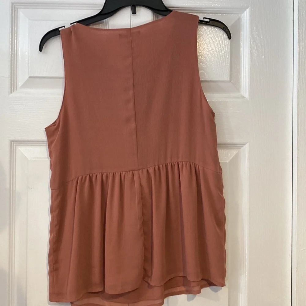 Gap size small ruffle tank - Picture 3 of 3